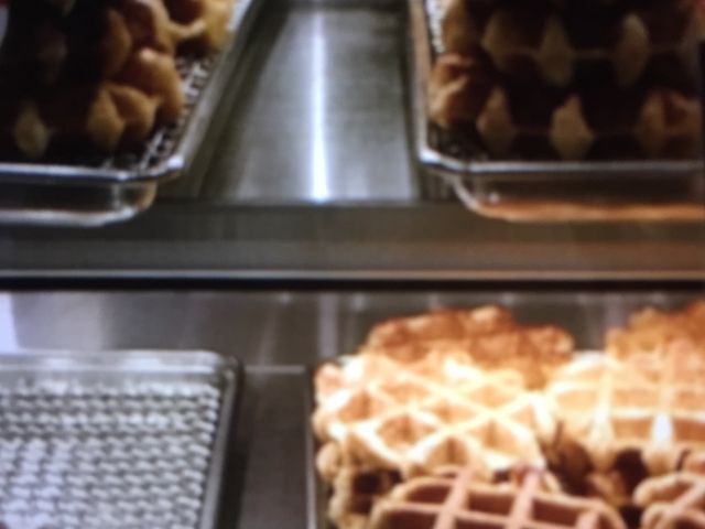 ベルギーワッフル美味しいです。_マネケン アスティ一宮店