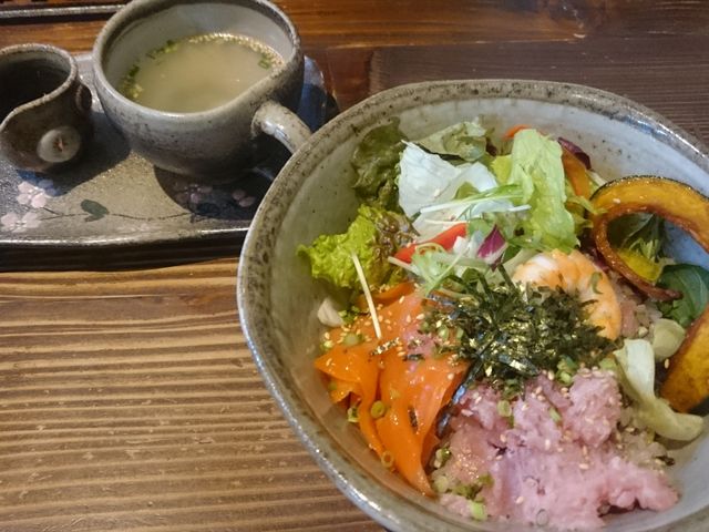 メインのカリフォルニア丼_かぼ茶庵