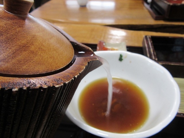 蕎麦湯で〆_手打そば 満志粉