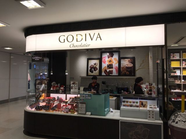 ラブラ万代1階_ゴディバ ラブラ万代店