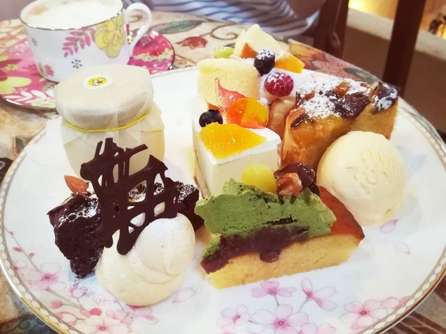 女王のスペシャルスイーツ(*^^*)_さんぽ道