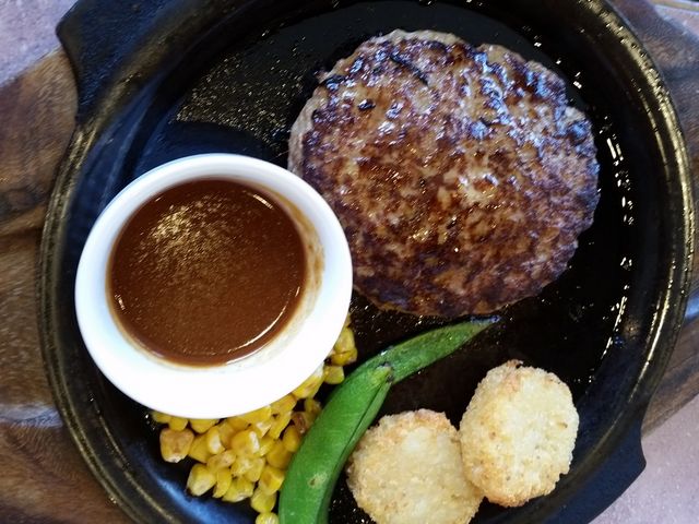 チーズインハンバーグ_ガスト 岡山西大寺店