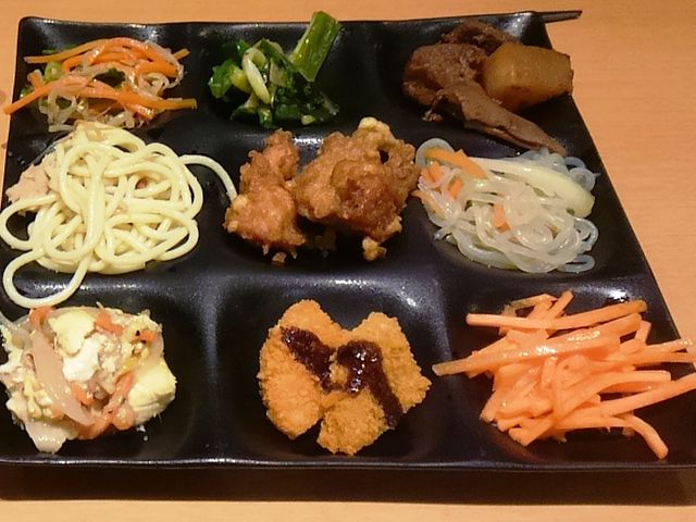 家族の盛り付け2_ピュア菜 津店