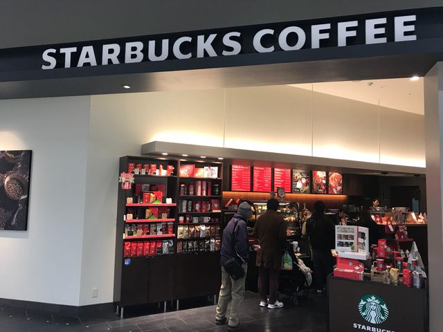 イオンモール春日部の西端にある_スターバックス コーヒー イオンモール春日部店(Starbucks Coffee)