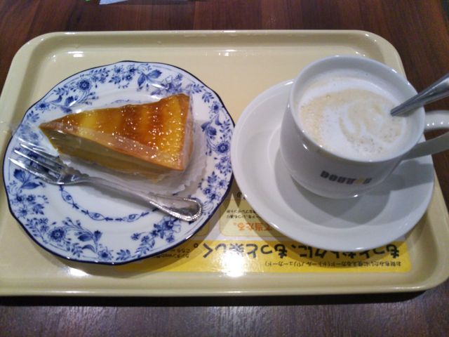 かぼちゃタルトとカフェオレ_ドトールコーヒーショップ藤沢南口店