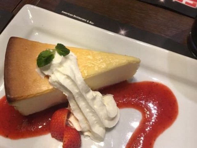 濃厚チーズケーキ_TGIフライデーズ 横浜西口店