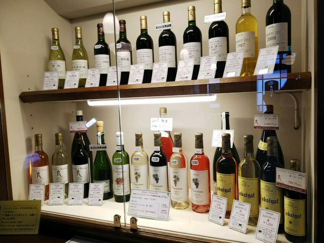 沢山のワイン_丸藤葡萄酒工業
