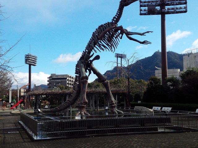 恐竜モニュメント_岐阜メモリアルセンター