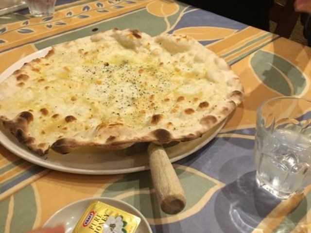 ハチミツをかけていただきます!_パッパパスタ 港北ニュータウン店