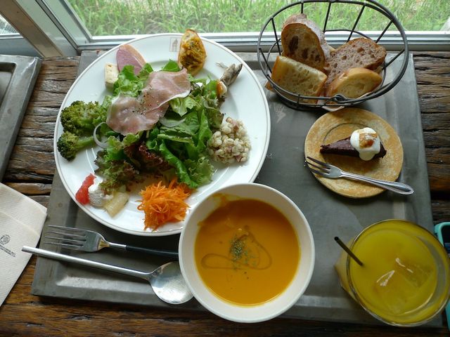 盛り付けもオシャレ_プラウマンズ ランチ ベーカリー