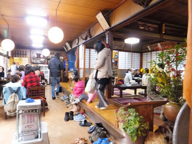 元旦の店内の様子_富岡屋