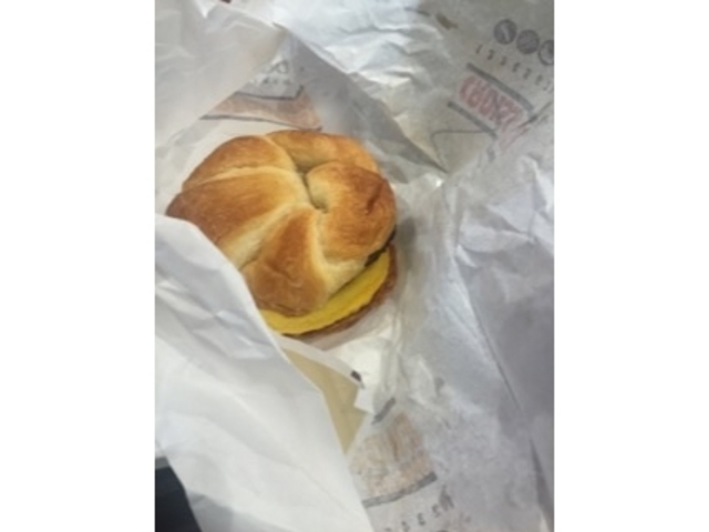 朝のクロワッサンサンドです。_バーガーキング 飯田橋店