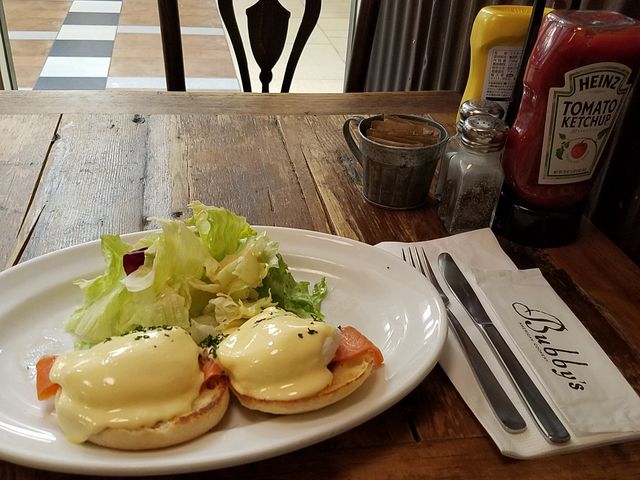 エッグベネディクト_バビーズ ヤエチカ(Bubby’s)