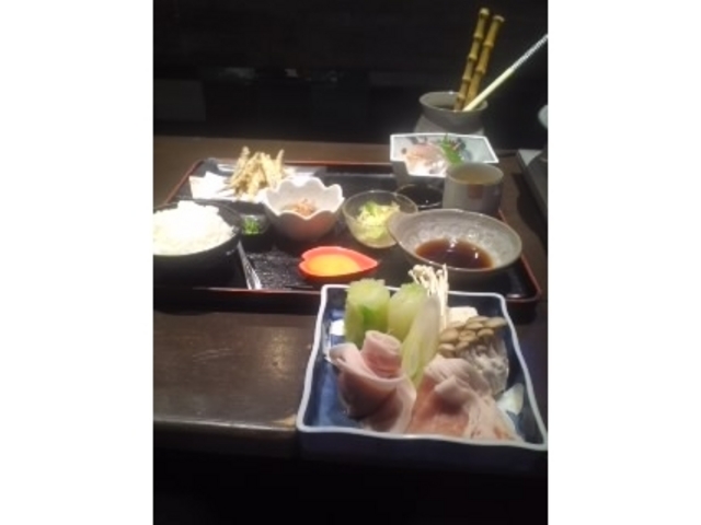 鳥刺しと薩長鍋_鹿児島・出水 美食酒家 ゆめぜん