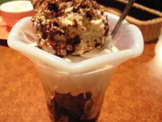 チョコシリーズのパフェが大好きです☆_びっくりドンキー 姫路飾磨店