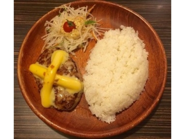 チーズが濃厚で美味しいです!_びっくりドンキー 新潟亀貝店