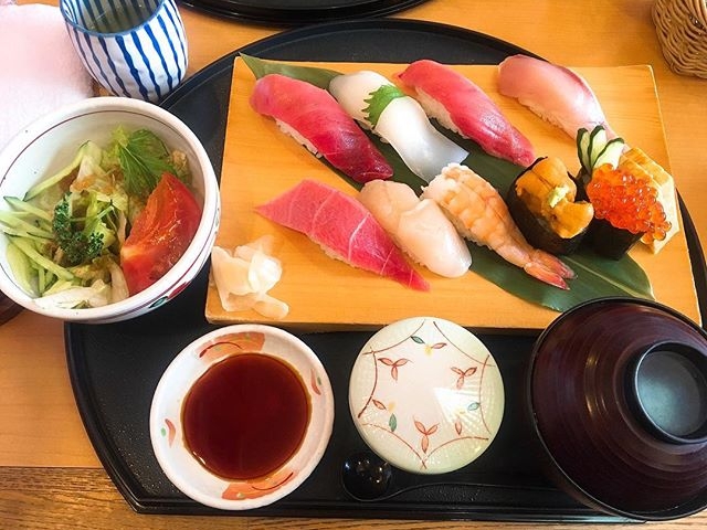 握りランチ_海鮮すし問屋 粋亭