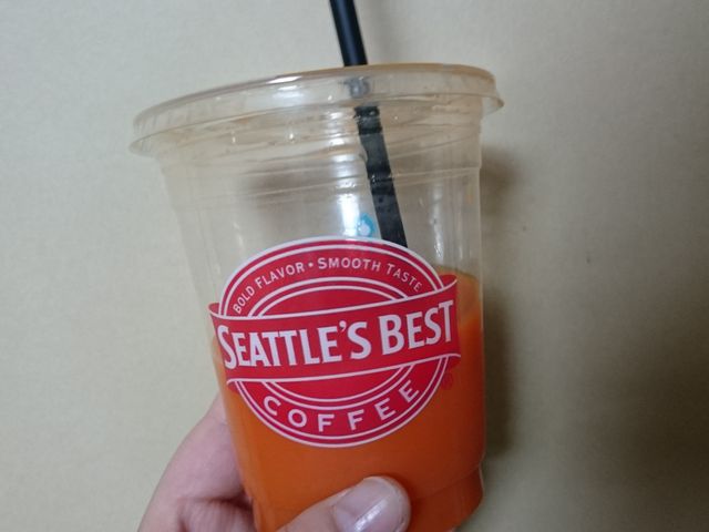 カップもおしゃれ_シアトルズベストコーヒー 天神ビブレ店