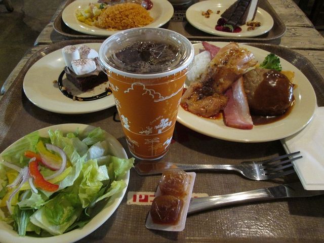 グリルしたお肉がメイン_ユカタン・ベースキャンプ・グリル