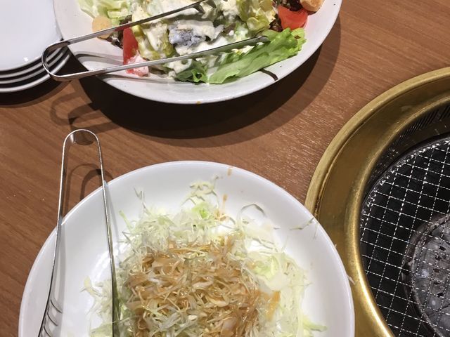 シーザーサラダと千切りキャベツ_煉火亭 鶴ヶ島店