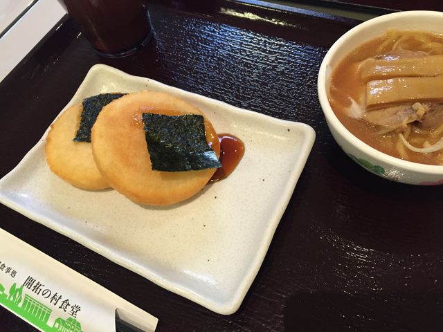 甘じょっぱいたれが美味しいいももち_開拓の村食堂