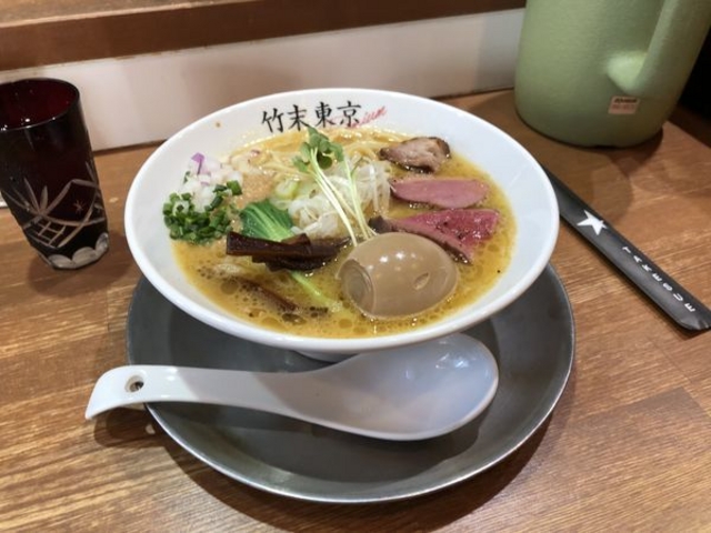 すべての具材が凝っていて、ラーメンがごちそうです。_竹末東京