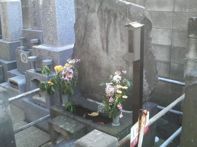 報土寺の雷電為右衛門の墓_雷電為右衛門の墓