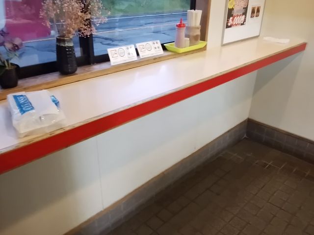 立ち食いカウンター_スマル亭沼津千本通り店