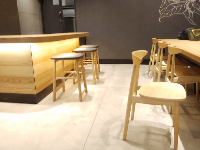 テーブル席_スターバックス・コーヒー ASTY静岡店