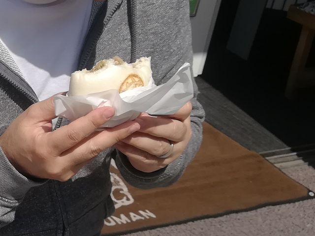アツアツで美味しい。_近江牛まん本舗