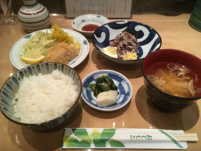 イワシの刺身定食とフライのハーフ_新宿割烹 中嶋