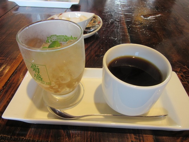 ミニデザートと仕込み水コーヒー_蔵+蕎麦 な嘉屋