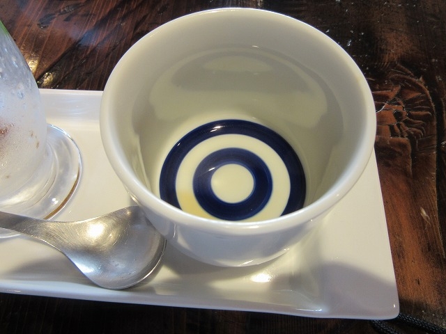 仕込み水コーヒーはぐい飲み_蔵+蕎麦 な嘉屋