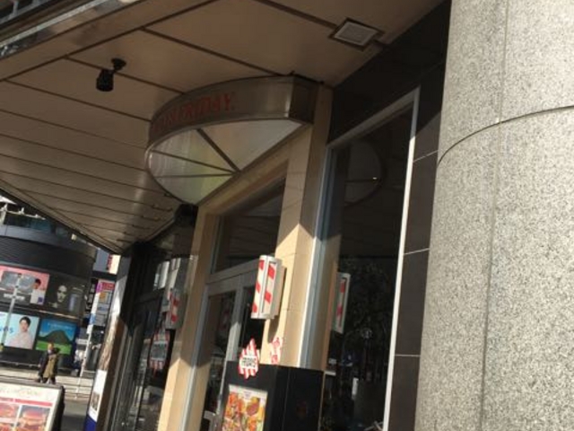 西口からすぐです!_TGIフライデーズ 横浜西口店