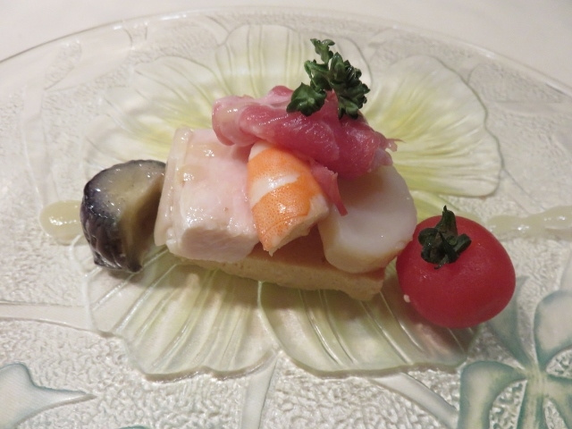 鯛のテリーヌ魚介のマリネ添え_ル・セルポワヴル