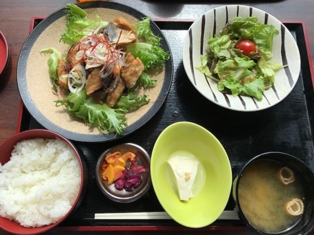 ランチのサバの竜田揚げ定食_星空の中へ