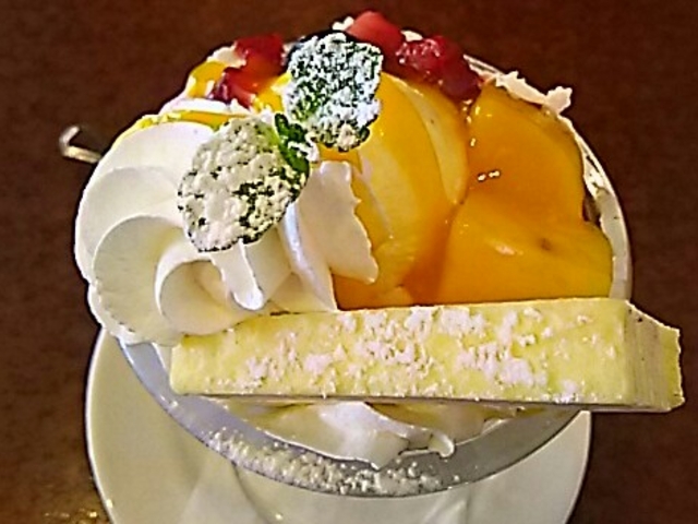 フルーツパフェ_ステーキ宮高崎東店