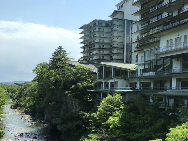 名取川沿いに建つホテル_伝承千年の宿 佐勘