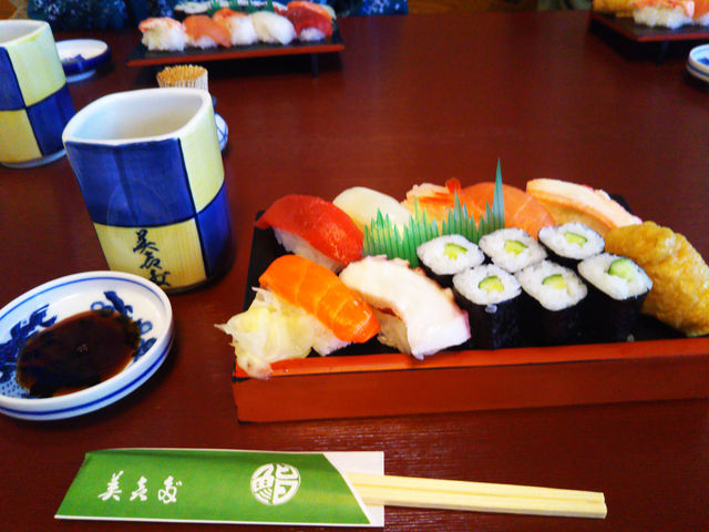ランチ 盛り合わせ(並)1000円_美喜多寿司