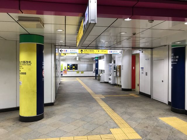 千駄木駅 上りホーム_東京メトロ千代田線千駄木駅