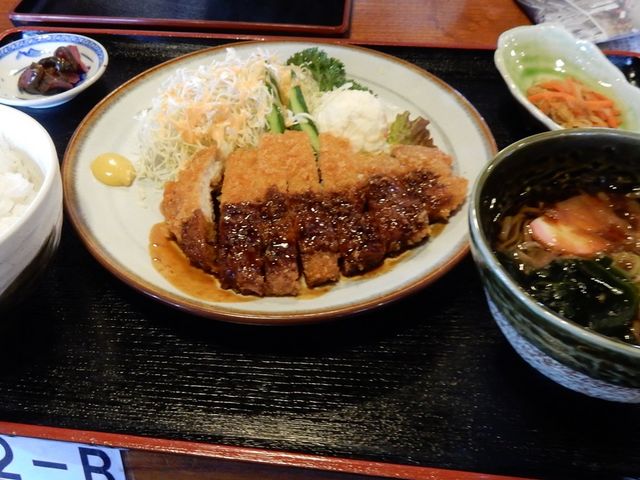 みそカツとそばのセット_善兵衛