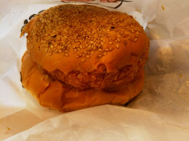 エビさつま揚げバーガー
_キャビンかま栄