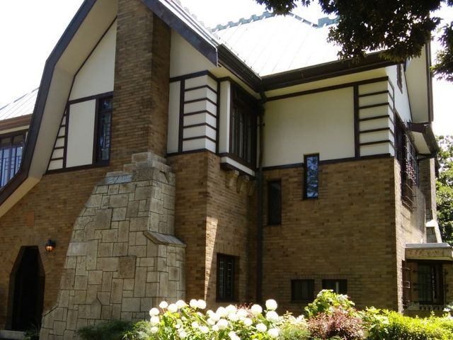 建物玄関側_三鷹市山本有三記念館