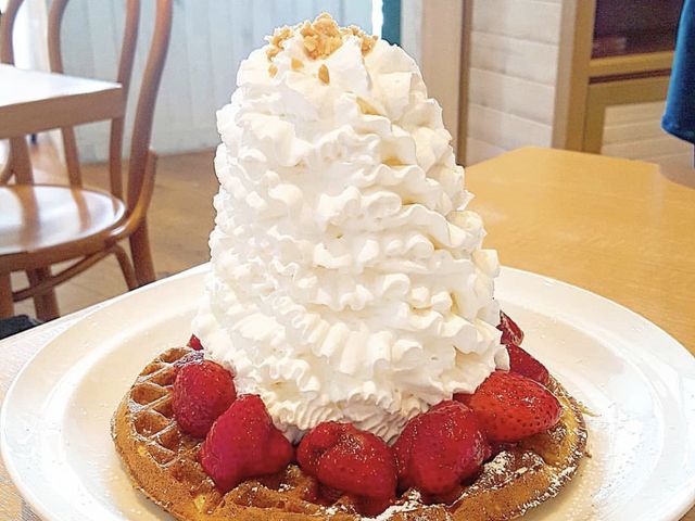 生クリーム_エッグスンシングス湘南江の島店