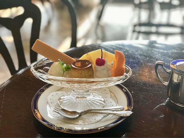 【山手十番館】人気の「プリンアラモード」_山手十番館