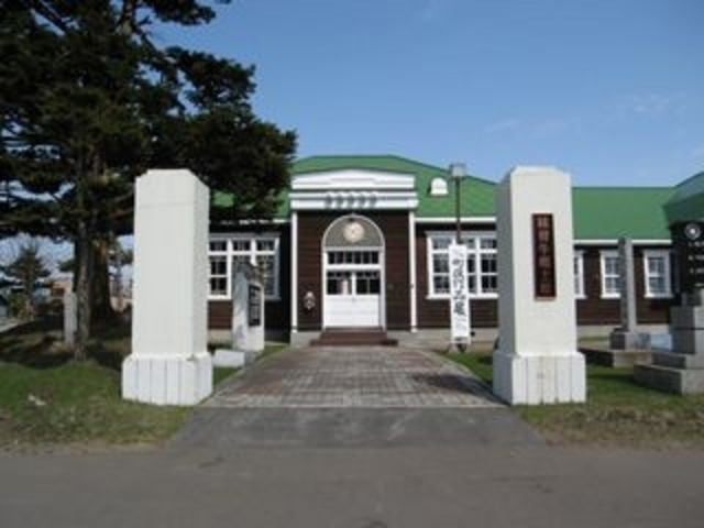 緑の屋根が特徴的ですね。_妹背牛町郷土館