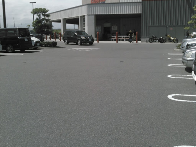 コストコ駐車場_中部空港 コストコ