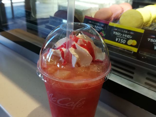 桃とフランボワーズのスムージー_マクドナルド16号相模原店