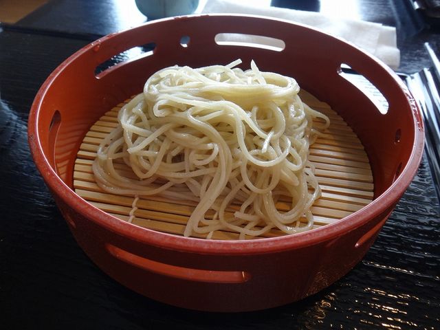 蕎麦はやや少なめ。_手打そば処みな方