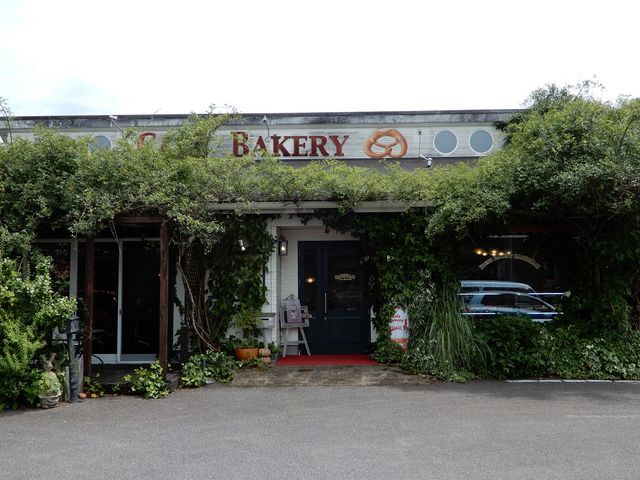 地味な外観_カフェベーカリーはねうさぎ